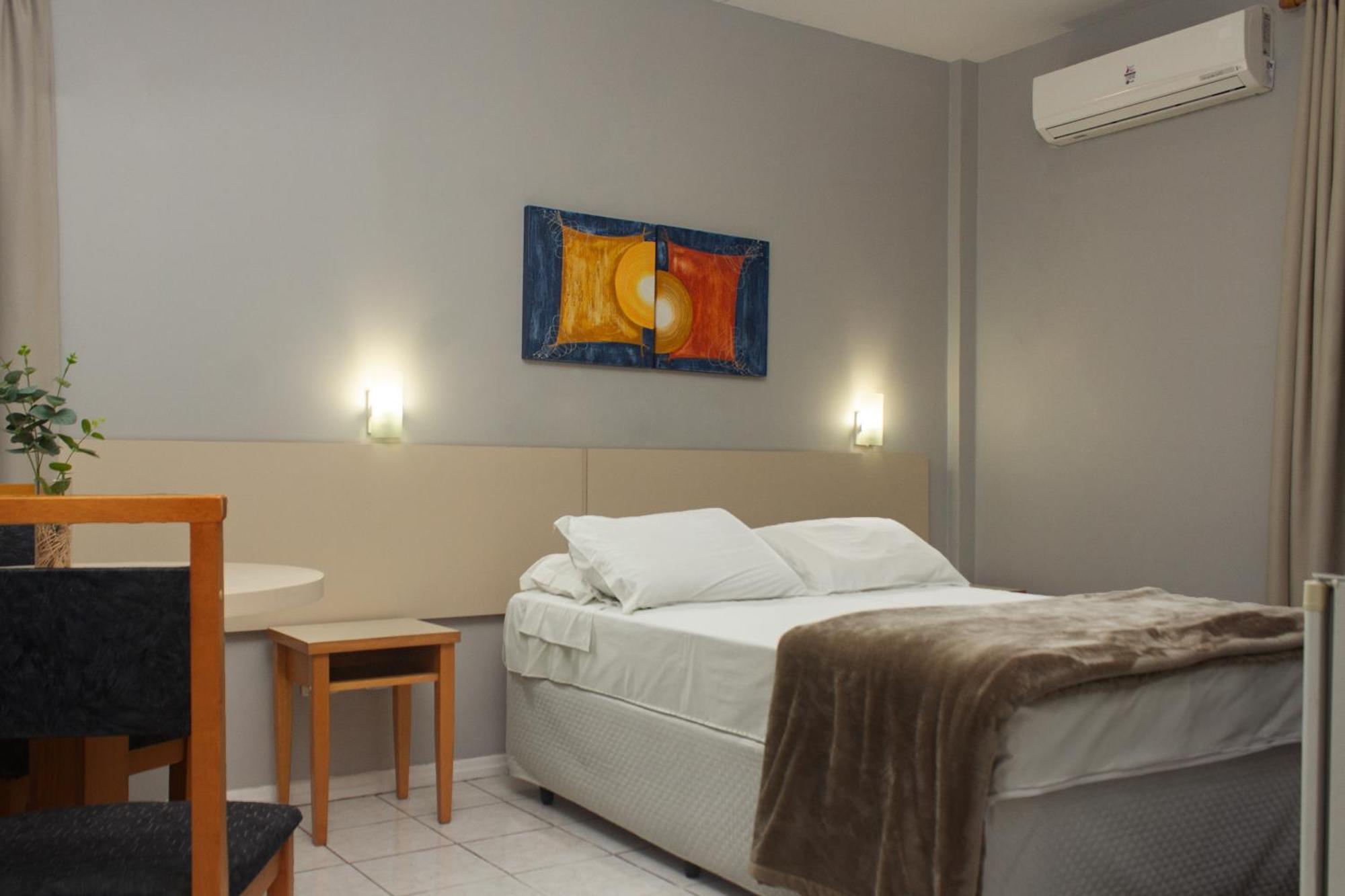 Hotel Cavera Alegrete Bagian luar foto